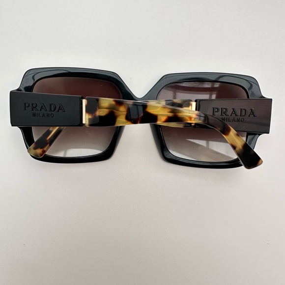 PRADA PR 21XS Sunglasses - Picture 4 of 12